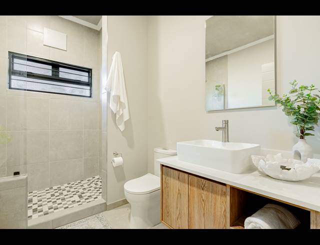 3 BEDROOM APARTMENT FOR SALE IN RIETVALLEIRAND